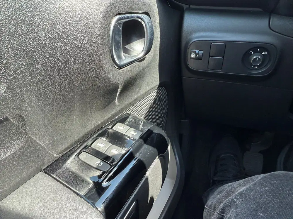 Citroën C3 Citroen C3 1.2 PureTech Shine uit 2021, foto 16