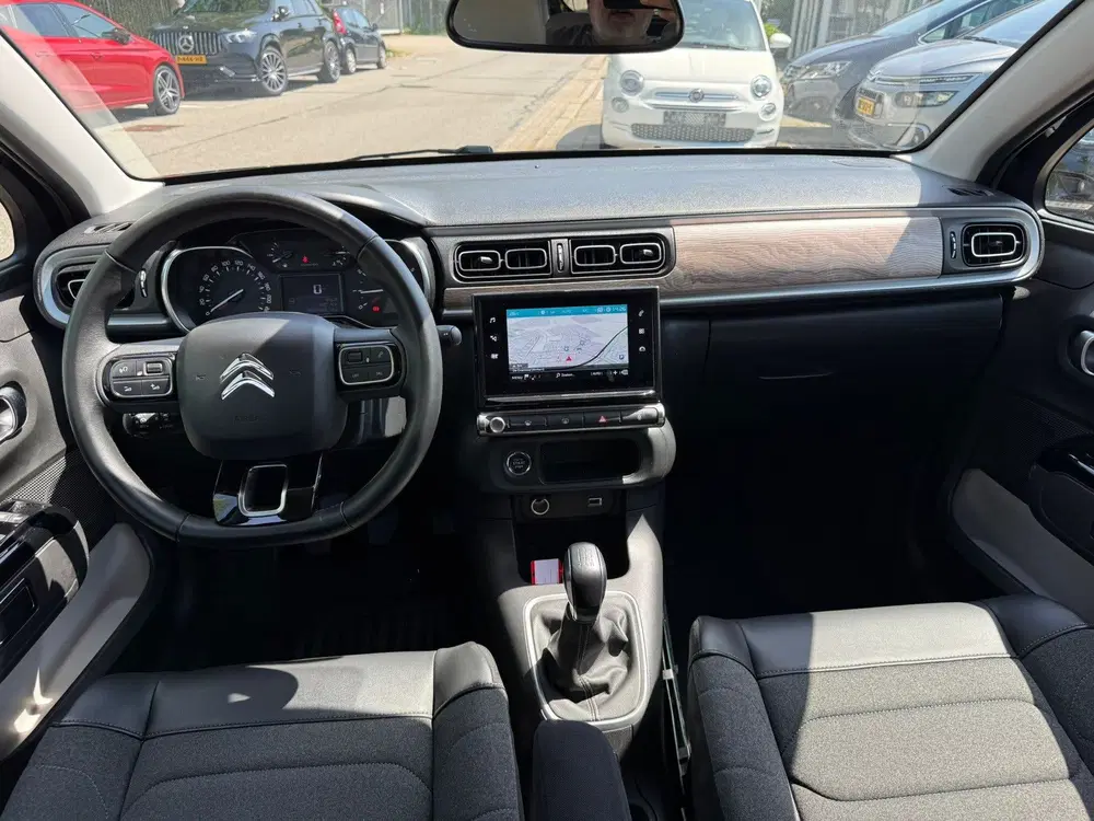 Citroën C3 Citroen C3 1.2 PureTech Shine uit 2021, foto 3