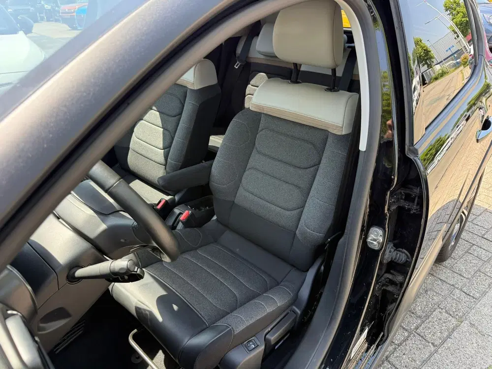Citroën C3 Citroen C3 1.2 PureTech Shine uit 2021, foto 9