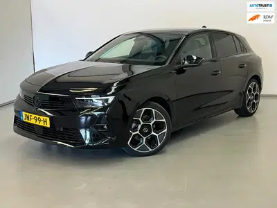 Opel Astra 1.2 Turbo Sport Night Edition uit 2025