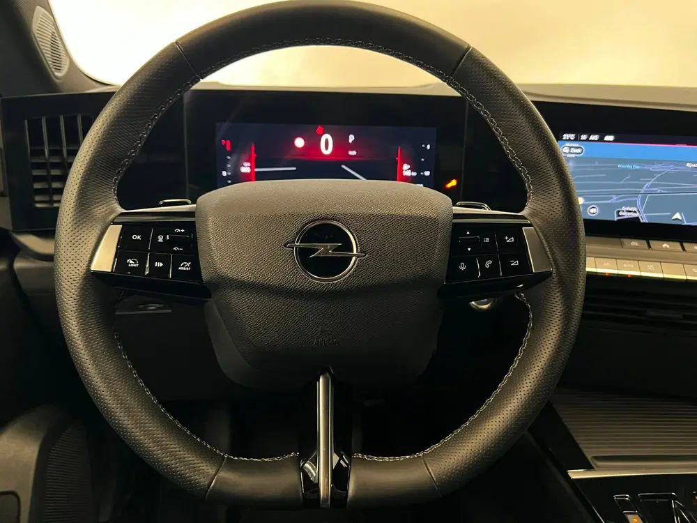 Opel Astra 1.2 Turbo Sport Night Edition uit 2025, foto 9