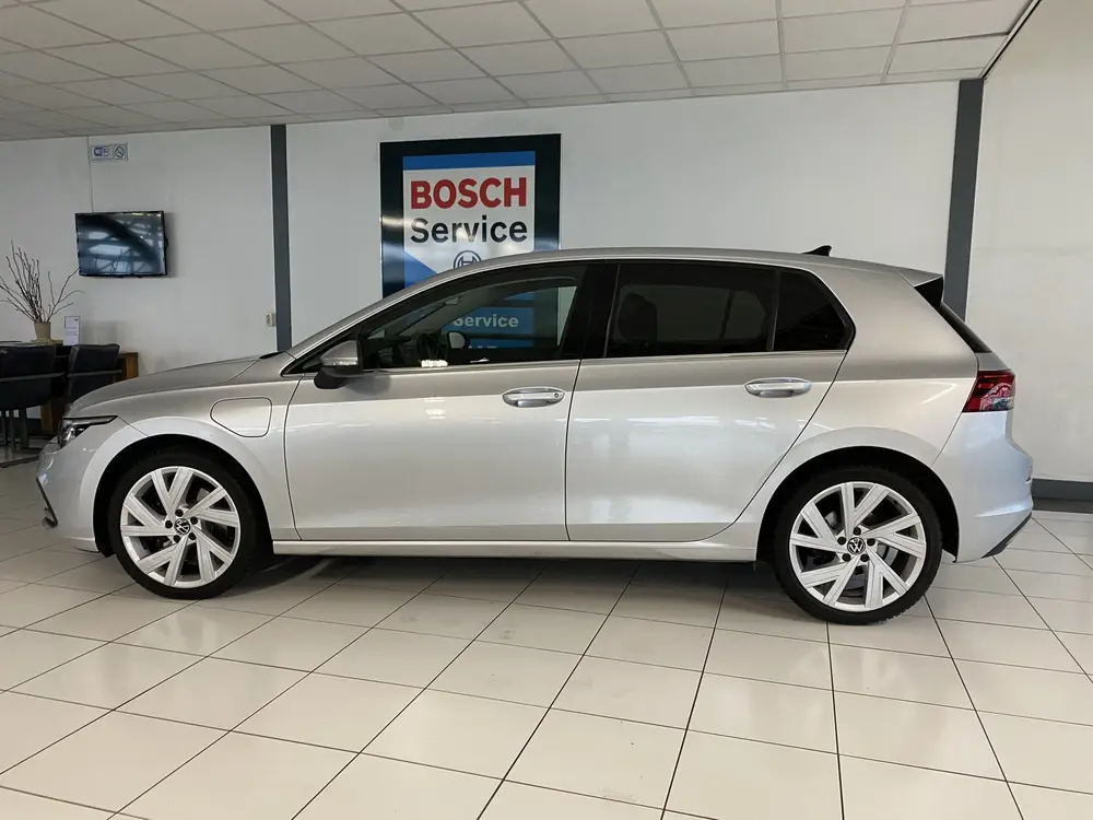 Volkswagen Golf 1.4 eHybrid Style Carplay / Navigatie / Adap uit 2021, foto 2