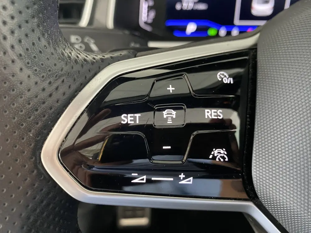 Volkswagen T-Roc Cabrio 1.5 TSI R-Line binnen en buiten Carp uit 2022, foto 15