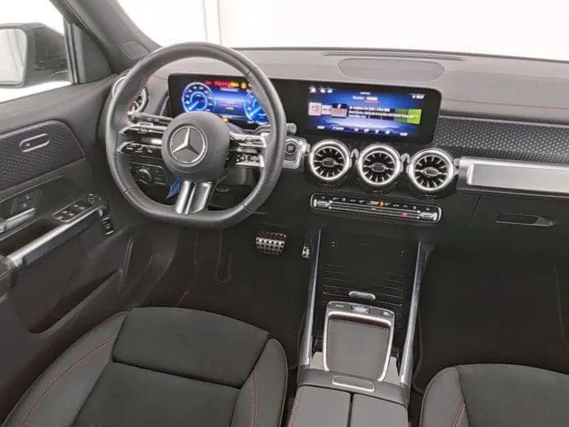 Mercedes-Benz EQB 250+ AMG Line 71 kWh uit 2025, foto 4