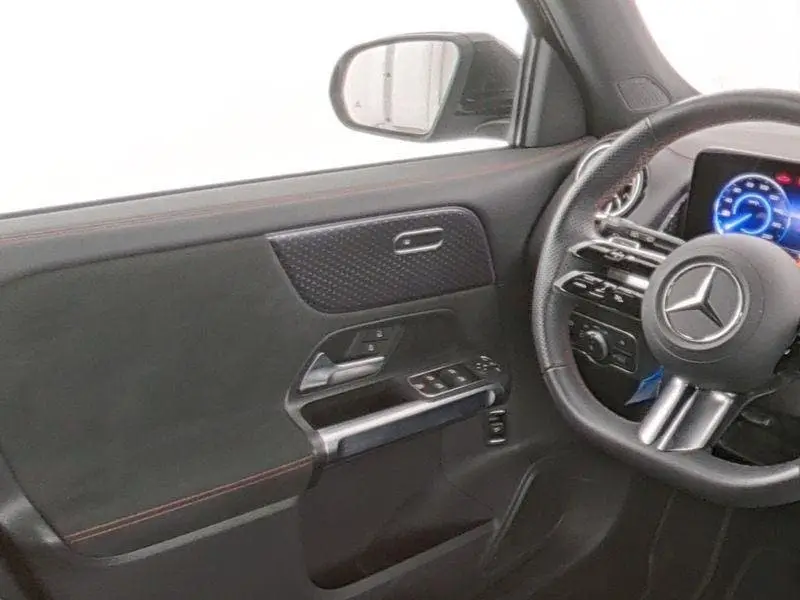 Mercedes-Benz EQB 250+ AMG Line 71 kWh uit 2025, foto 7