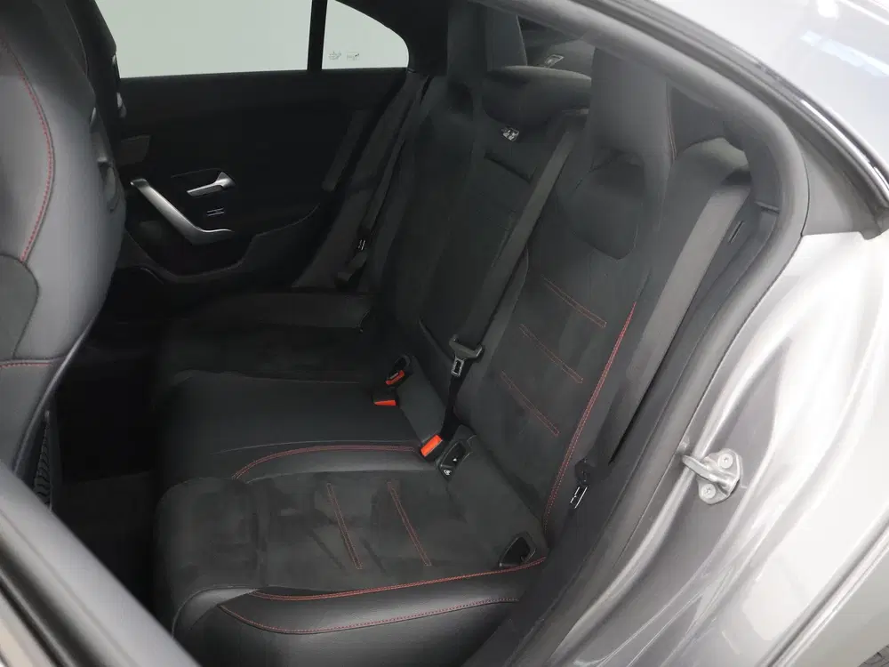 Mercedes-Benz CLA 180 Business Solution AMG uit 2021, foto 11
