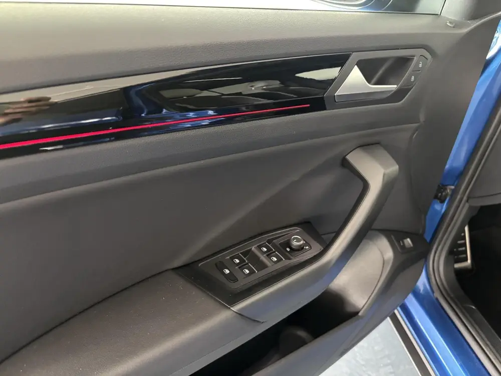Volkswagen T-Roc 2.0 TSI 4Motion Sport Business R uit 2020, foto 18