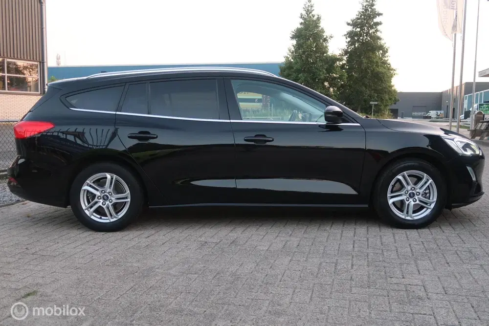 Ford Focus 1.0 EcoBoost EDITION EDITION CARPLAY uit 2019, foto 8