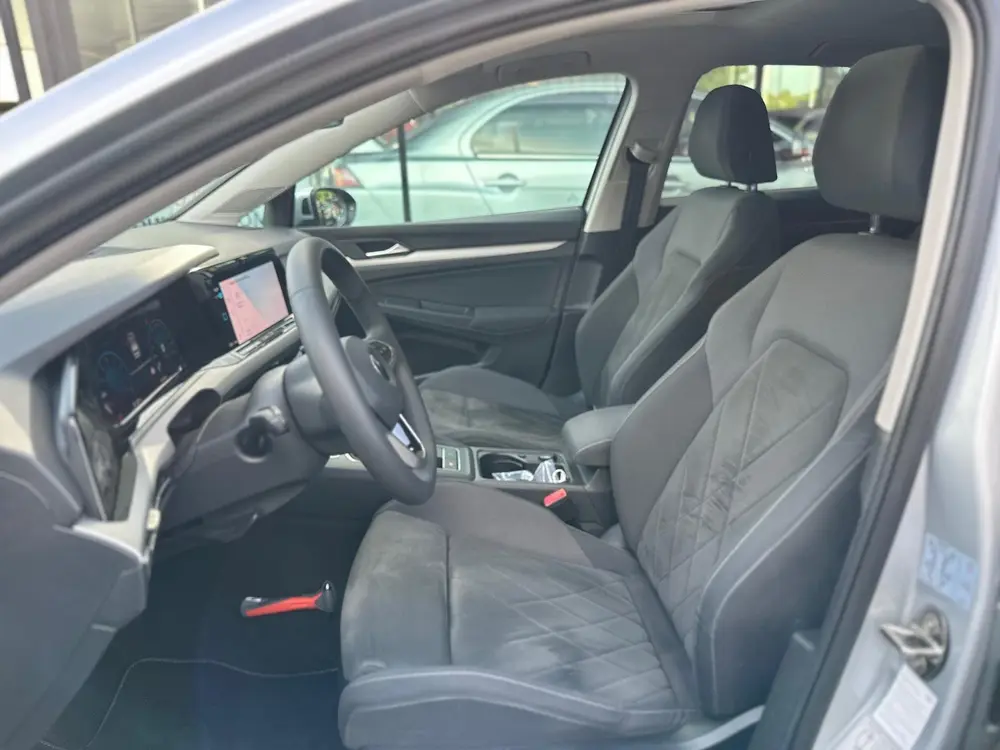 VOLKSWAGEN Golf 1.5 TSI 130pk Life Business PANORAMA,IQ,KEYL uit 2020, foto 3