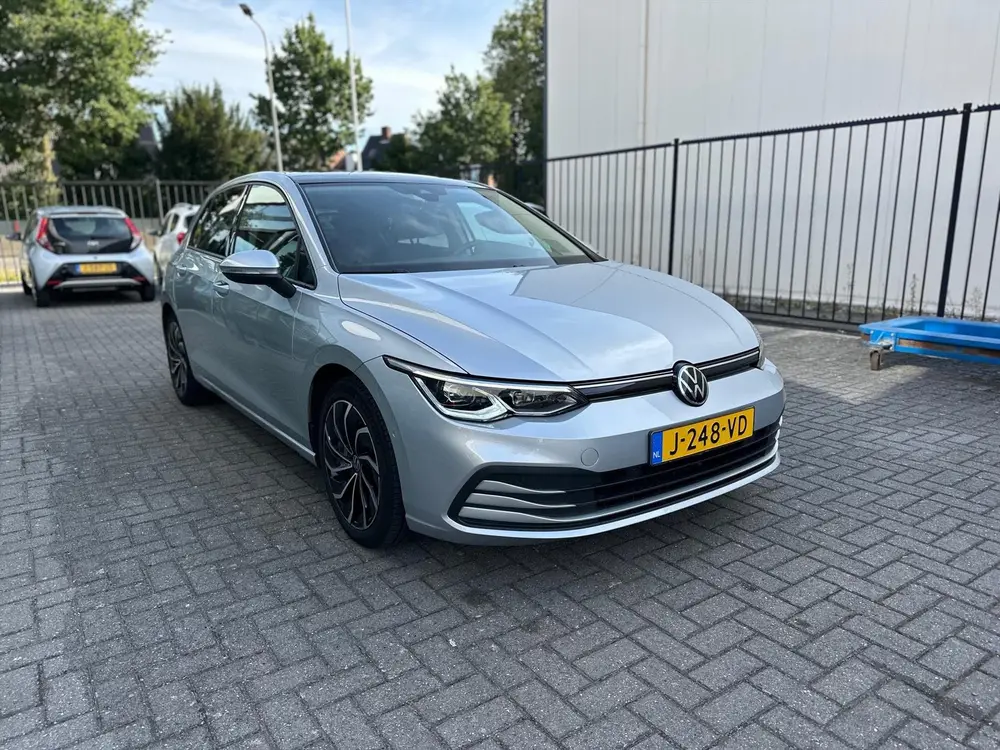 VOLKSWAGEN Golf 1.5 TSI 130pk Life Business PANORAMA,IQ,KEYL uit 2020, foto 6
