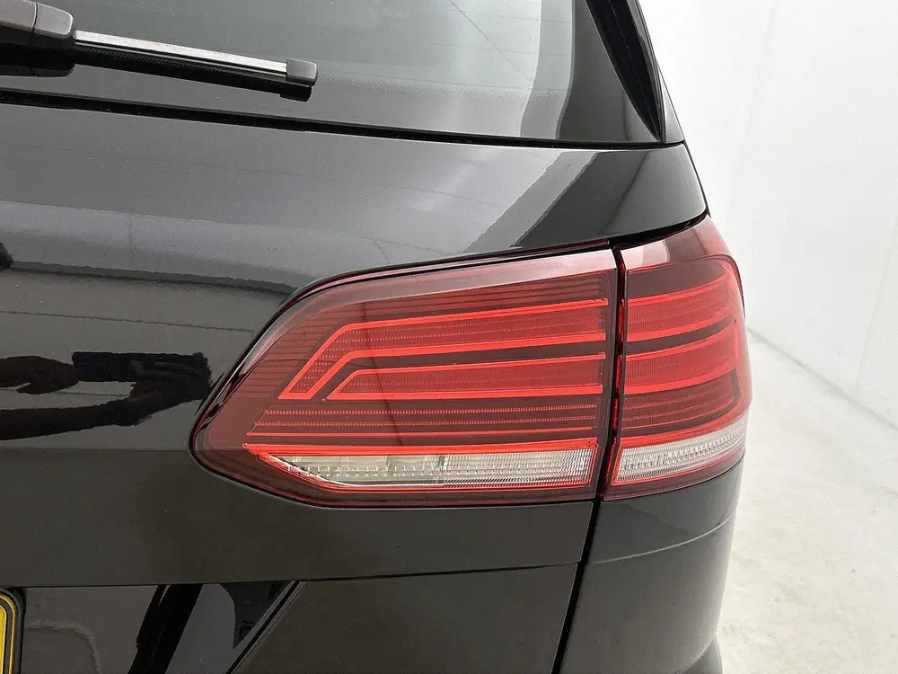 Volkswagen Golf Variant 1.5 TSI Highline Business R | Panora uit 2020, foto 15