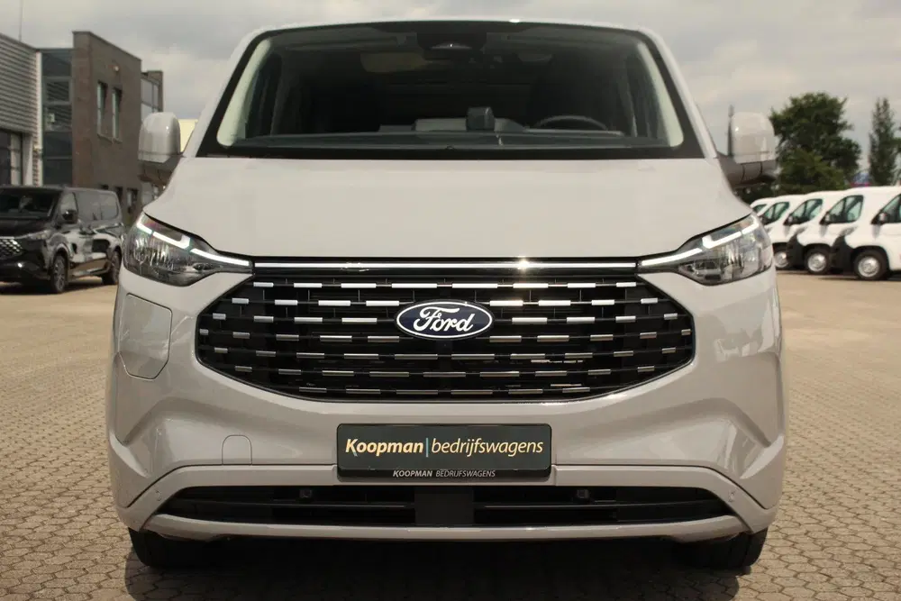 Ford Tourneo Custom 2.5 PHEV 233pk L2H1 Titanium X uit 2026, foto 3