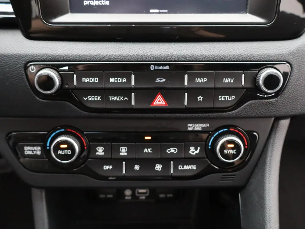 Kia Niro 1.6 GDi Hybrid DynamicLine Trekhaak | Camera | Navi uit 2019, foto 17