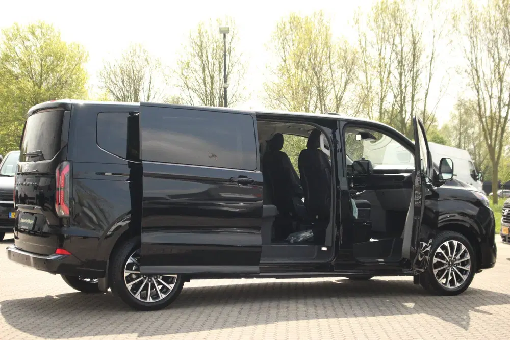 Ford Tourneo Custom 2.5 PHEV 233pk L2H1 Titanium X uit 2026, foto 9