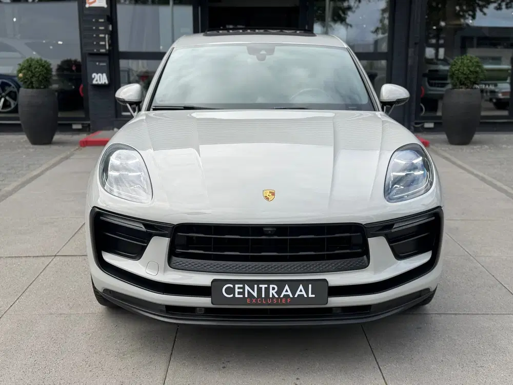 Porsche Macan 2.0 Pano uit 2021, foto 2