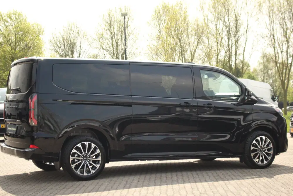 Ford Tourneo Custom 2.5 PHEV 233pk L2H1 Titanium X uit 2026, foto 8
