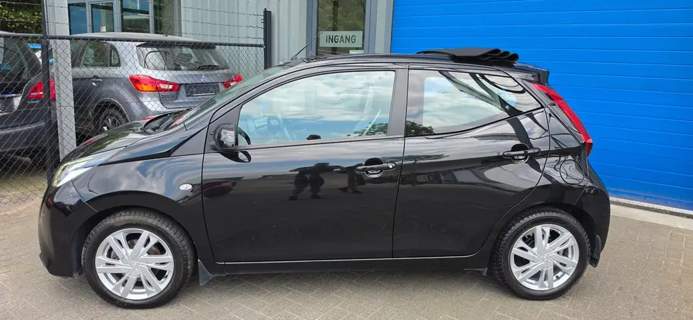 Toyota Aygo 1.0 VVT-i x-play 5Drs AUTOMAAT Cabrio top uit 2019, foto 2