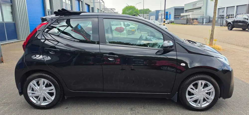 Toyota Aygo 1.0 VVT-i x-play 5Drs AUTOMAAT Cabrio top uit 2019, foto 3