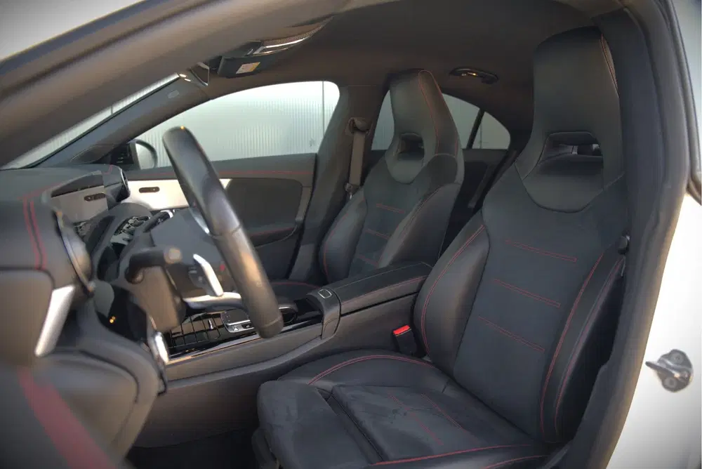 Mercedes-Benz CLA 180 Advantage AMG uit 2019, foto 3