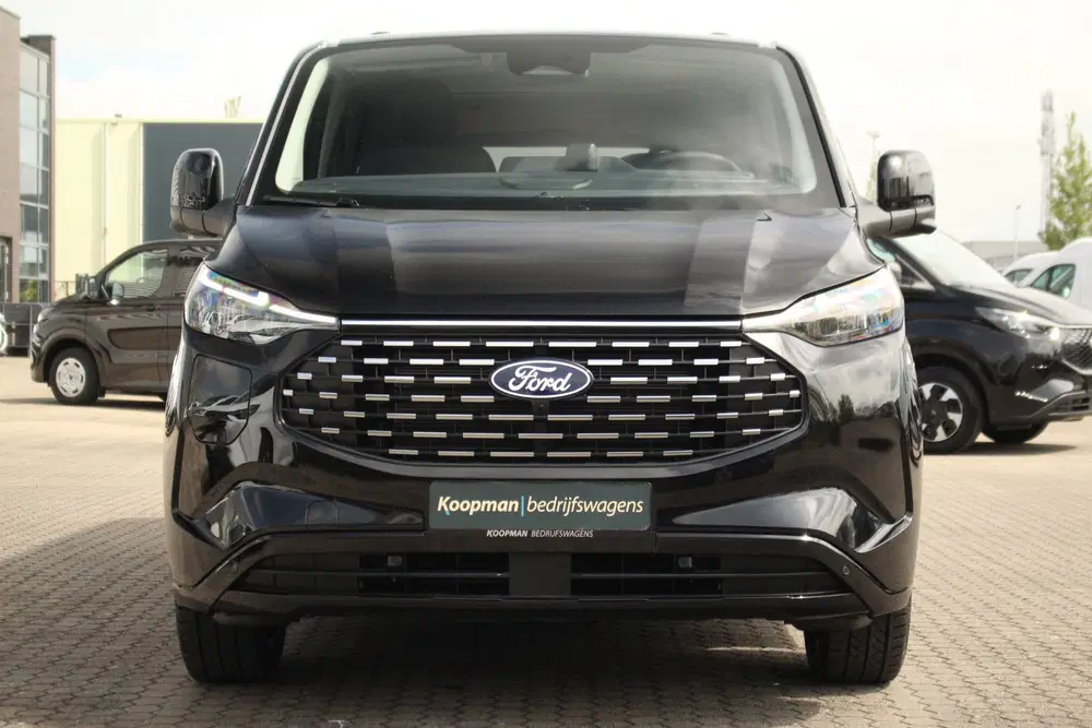 Ford Tourneo Custom 2.5 PHEV 233pk L2H1 Titanium X uit 2026, foto 5