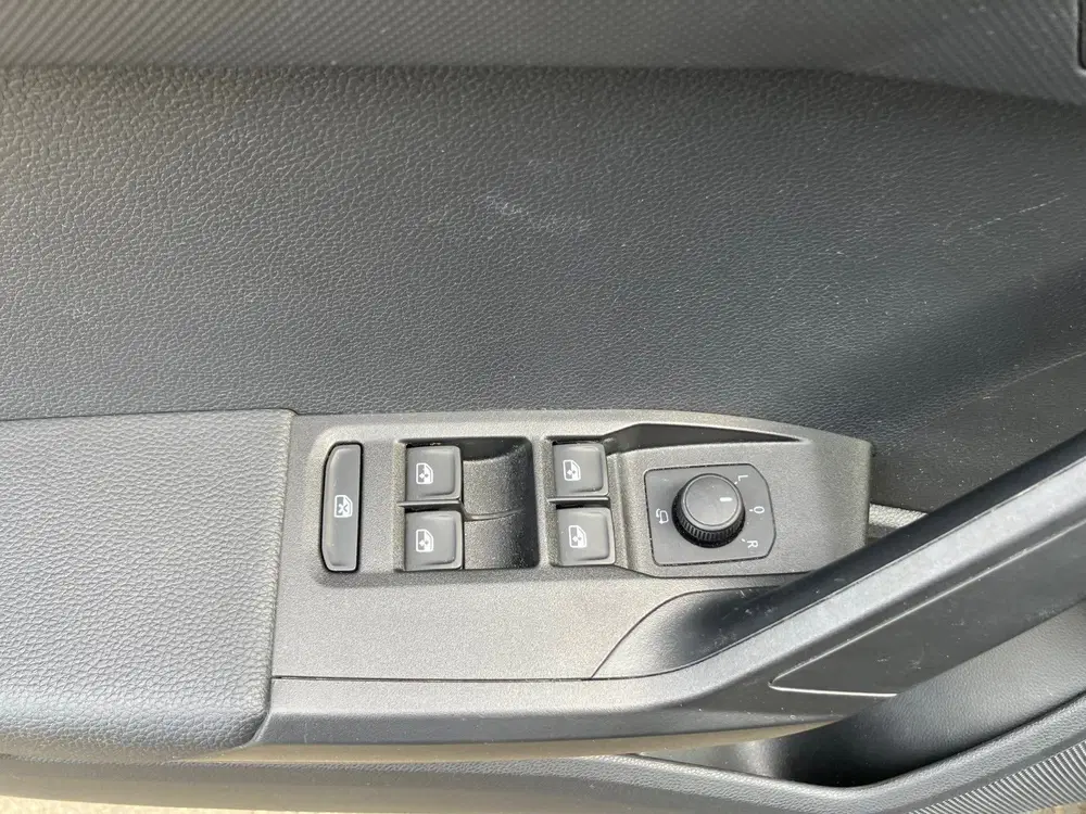 SEAT Ibiza 1.0 TSI CARPLAY uit 2022, foto 10