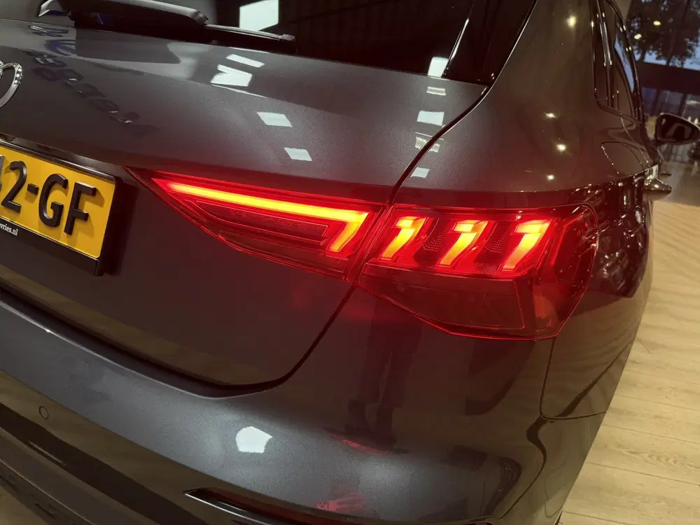 Audi A3 45 TFSI e S edition Competition 3x S Line uit 2023, foto 11