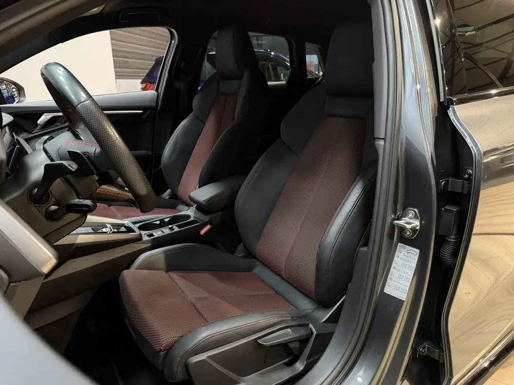 Audi A3 45 TFSI e S edition Competition 3x S Line uit 2023, foto 14
