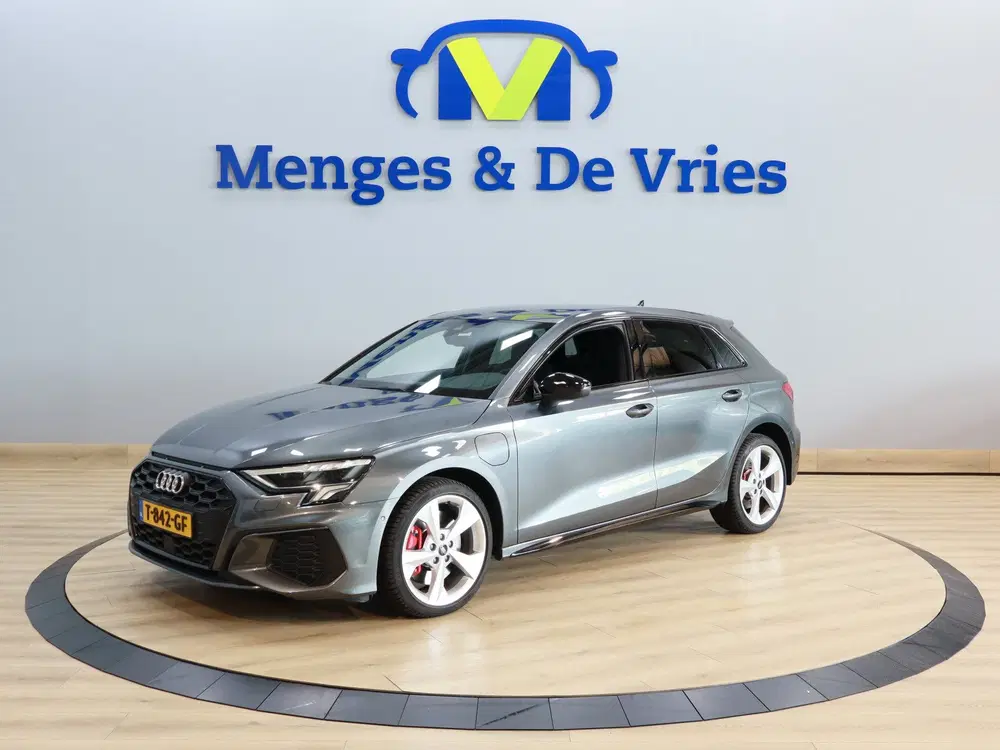 Audi A3 45 TFSI e S edition Competition 3x S Line uit 2023, foto 8