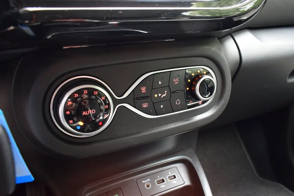 Renault Twingo 0.9 TCe Automaat Intens Camera uit 2020, foto 15