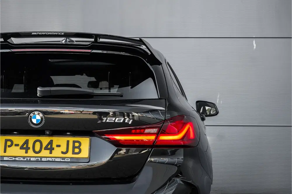 BMW 1-serie 128ti High Executive M-Sport Pano M-Stoel uit 2022, foto 16