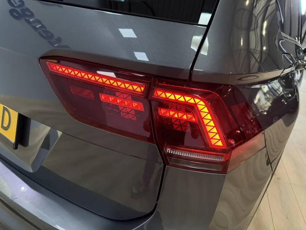 Volkswagen Tiguan 1.5 TSI ACT Comfortline Business Airco ECC uit 2019, foto 11
