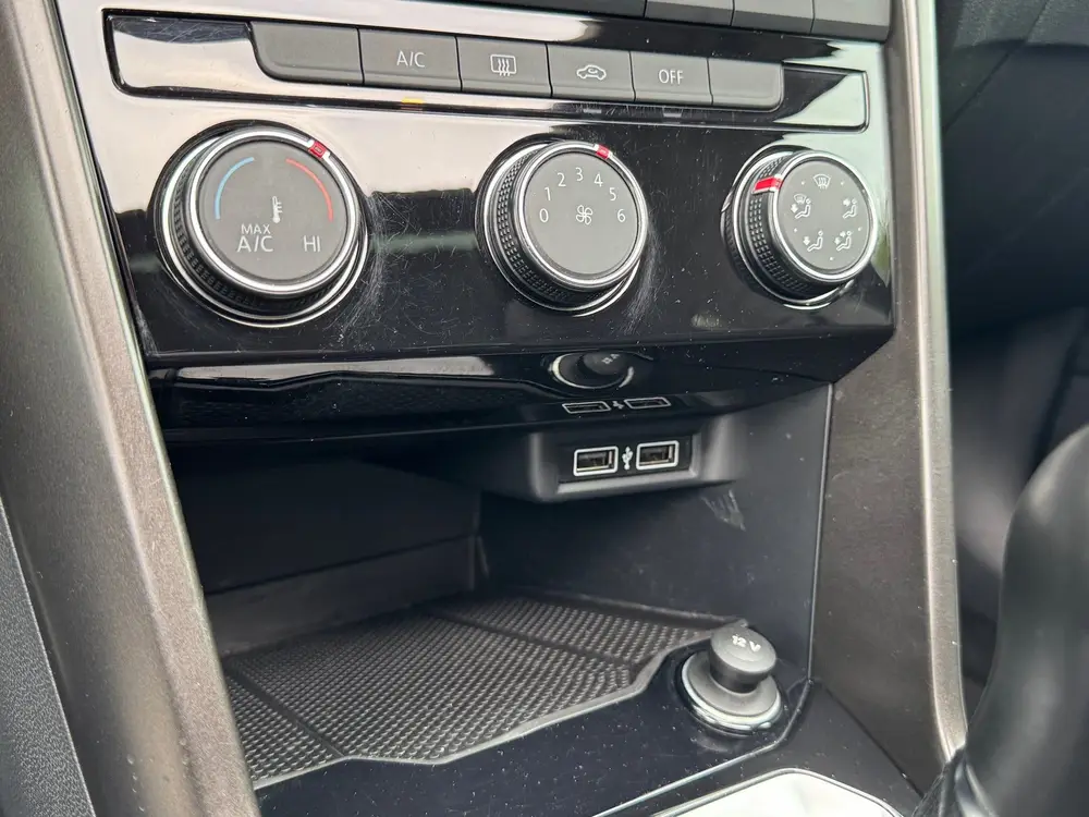 Volkswagen T-Roc R-line Pano trekhaak Pdc led Carplay uit 2019, foto 18