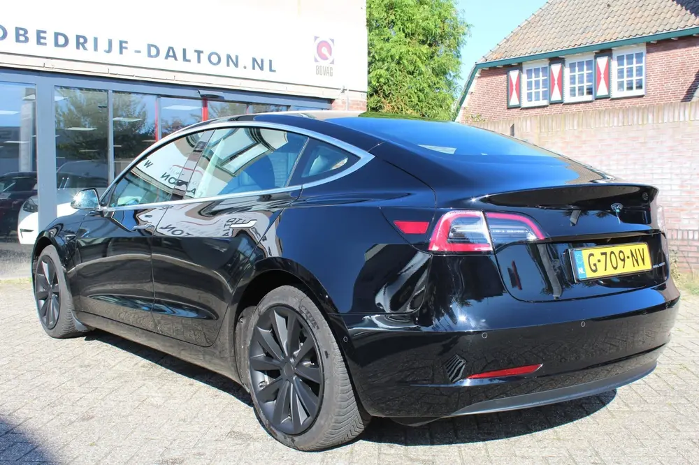 Tesla Model 3 Long Range AWD 75 kWh SOH 89 % AUTOPILOT / LEE uit 2019, foto 10