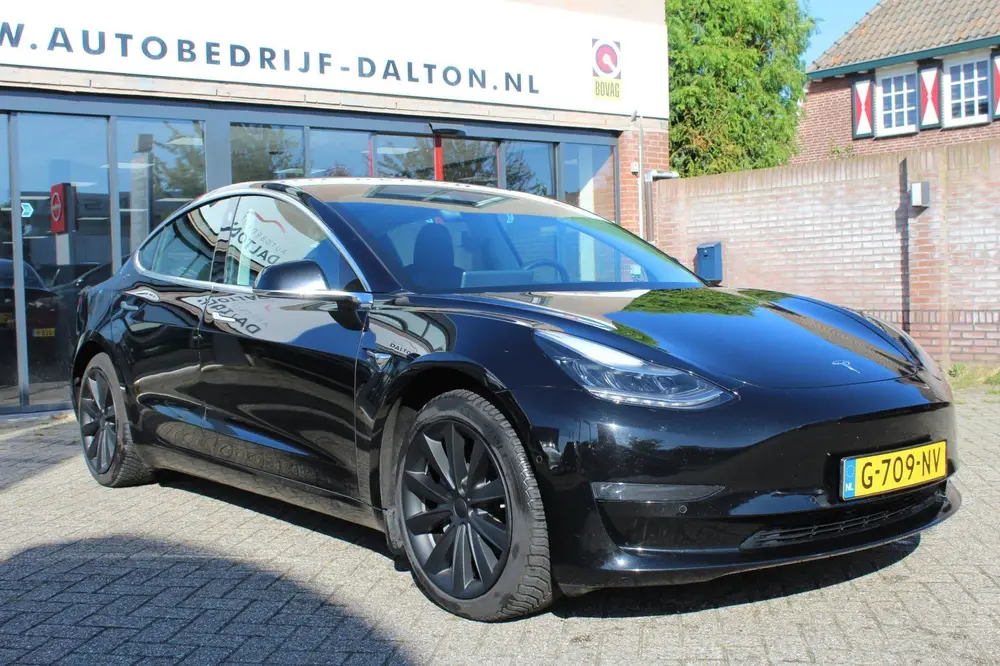 Tesla Model 3 Long Range AWD 75 kWh SOH 89 % AUTOPILOT / LEE uit 2019, foto 2