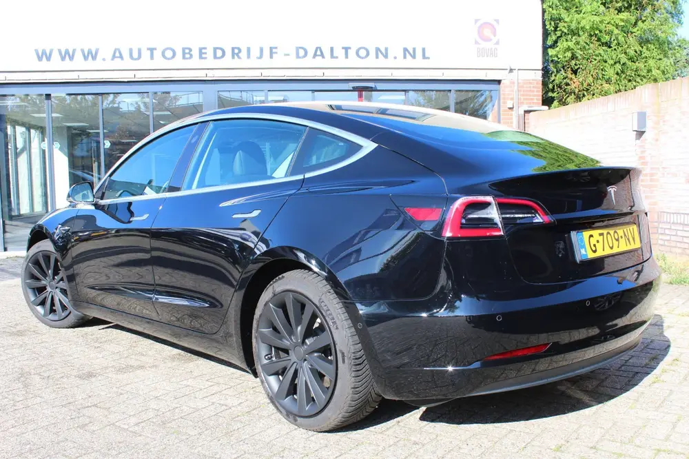 Tesla Model 3 Long Range AWD 75 kWh SOH 89 % AUTOPILOT / LEE uit 2019, foto 8