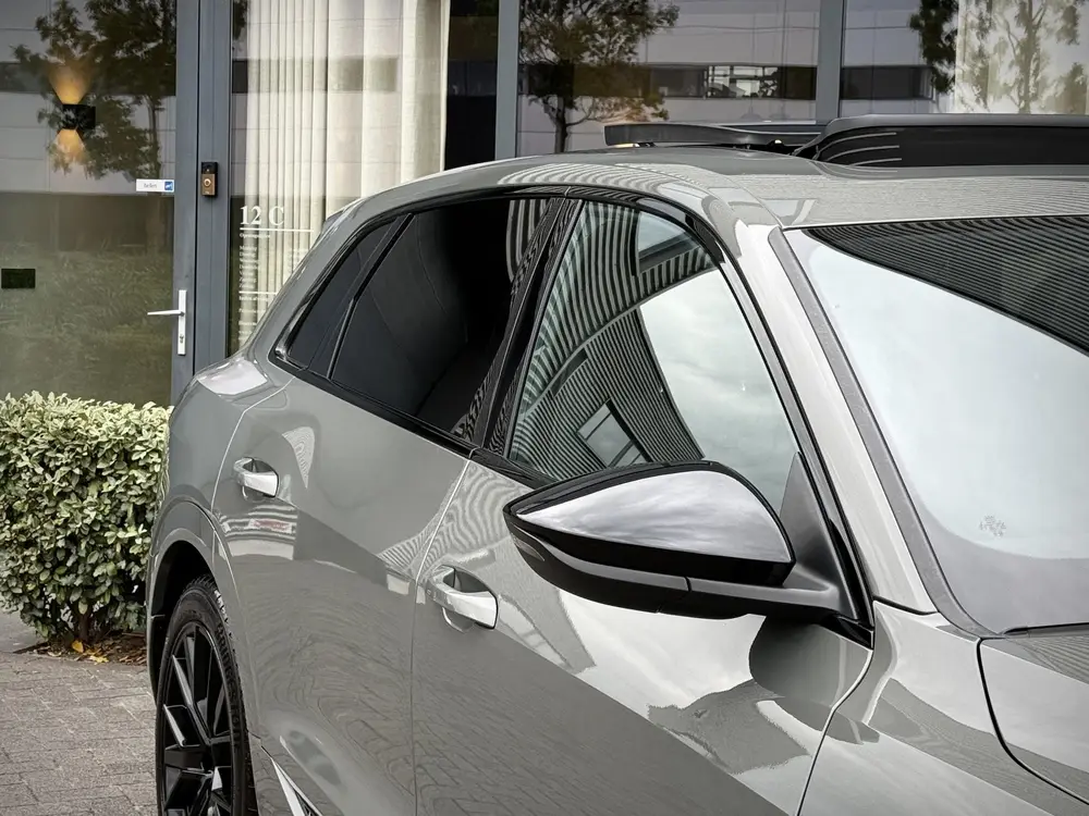 Audi e-tron 50 Quattro S Line Black Edition uit 2022, foto 10