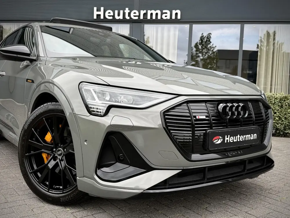 Audi e-tron 50 Quattro S Line Black Edition uit 2022, foto 8