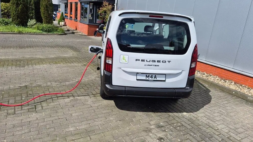 Peugeot Rifter Elektrische L2 Rolstoelauto NIEUW uit 2026, foto 16