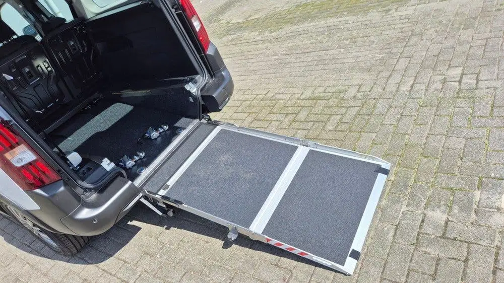 Peugeot Rifter Elektrische L2 Rolstoelauto NIEUW uit 2026, foto 9