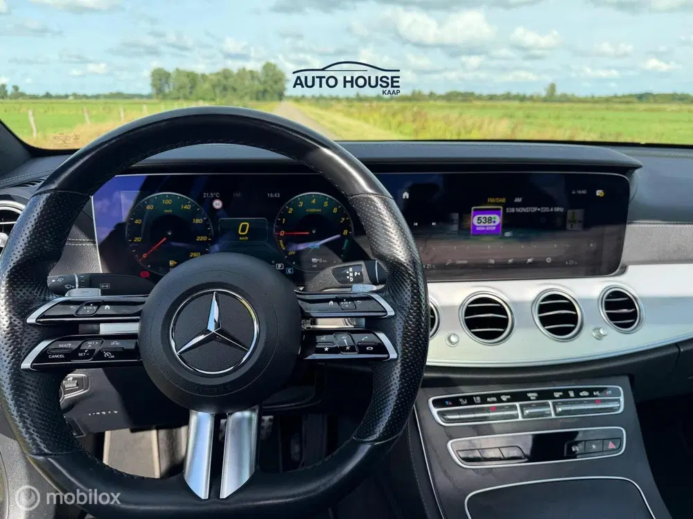 Mercedes-Benz E-Klasse 300 e AMG uit 2022, foto 11