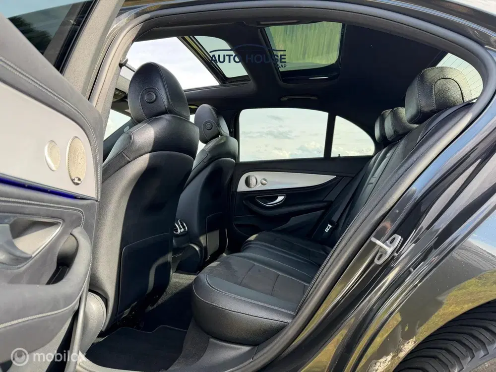 Mercedes-Benz E-Klasse 300 e AMG uit 2022, foto 4