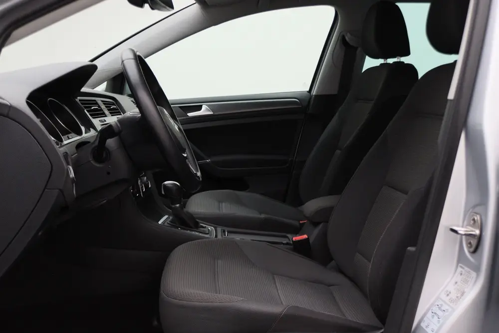 Volkswagen Golf 1.0 TSI DSG Comfortline Climate, ACC, Naviga uit 2019, foto 10