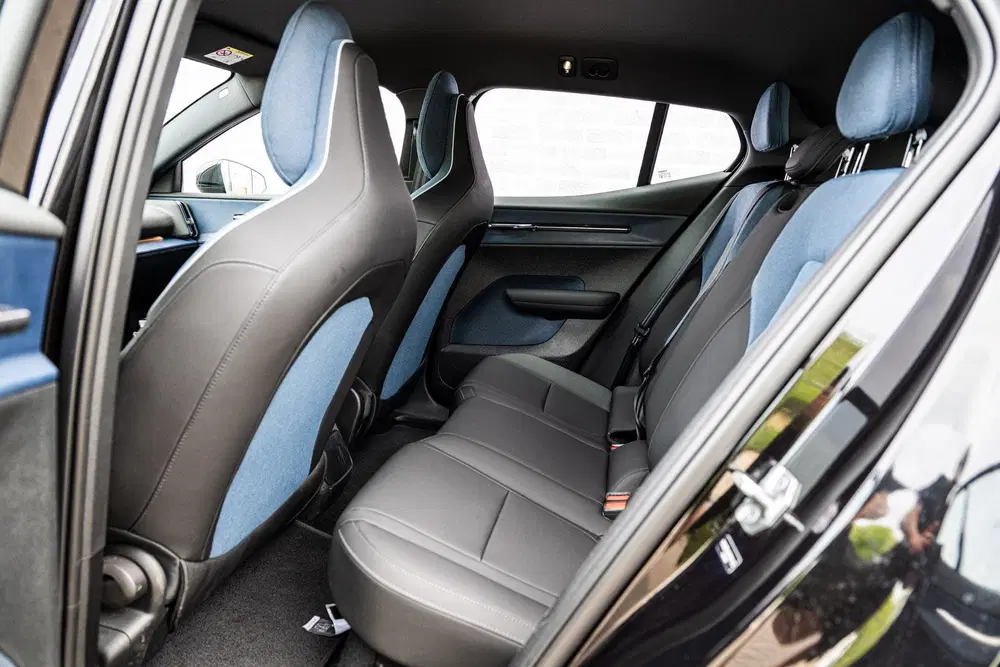 Volvo EX30 Single Motor Extended Range Plus 69 kWh uit 2024, foto 9
