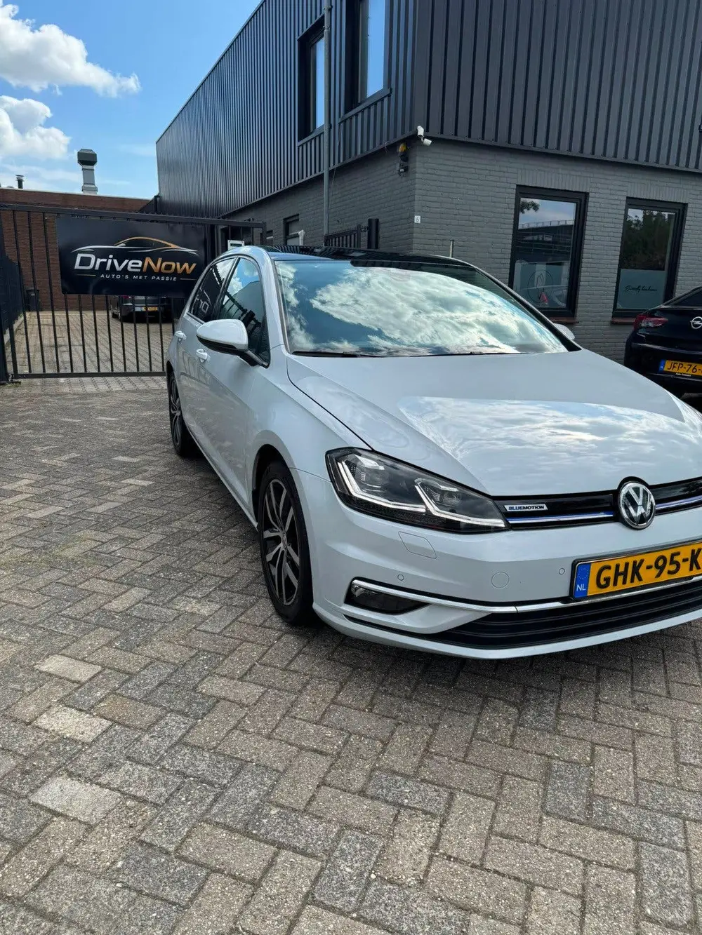 Volkswagen Golf VII Golf 1.5 TSI 130pk 7-DSG Bluemotion 2019 Wit uit 2019, foto 2
