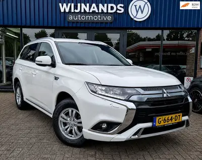 Mitsubishi Outlander 2.4 PHEV Pure Dealer Onderhouden Trekha uit 2019
