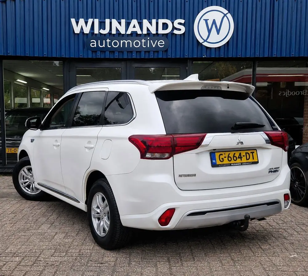 Mitsubishi Outlander 2.4 PHEV Pure Dealer Onderhouden Trekha uit 2019, foto 10