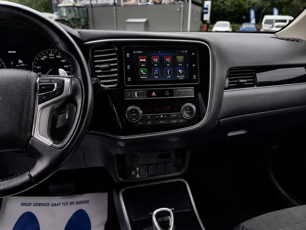 Mitsubishi Outlander 2.4 PHEV Pure Dealer Onderhouden Trekha uit 2019, foto 18