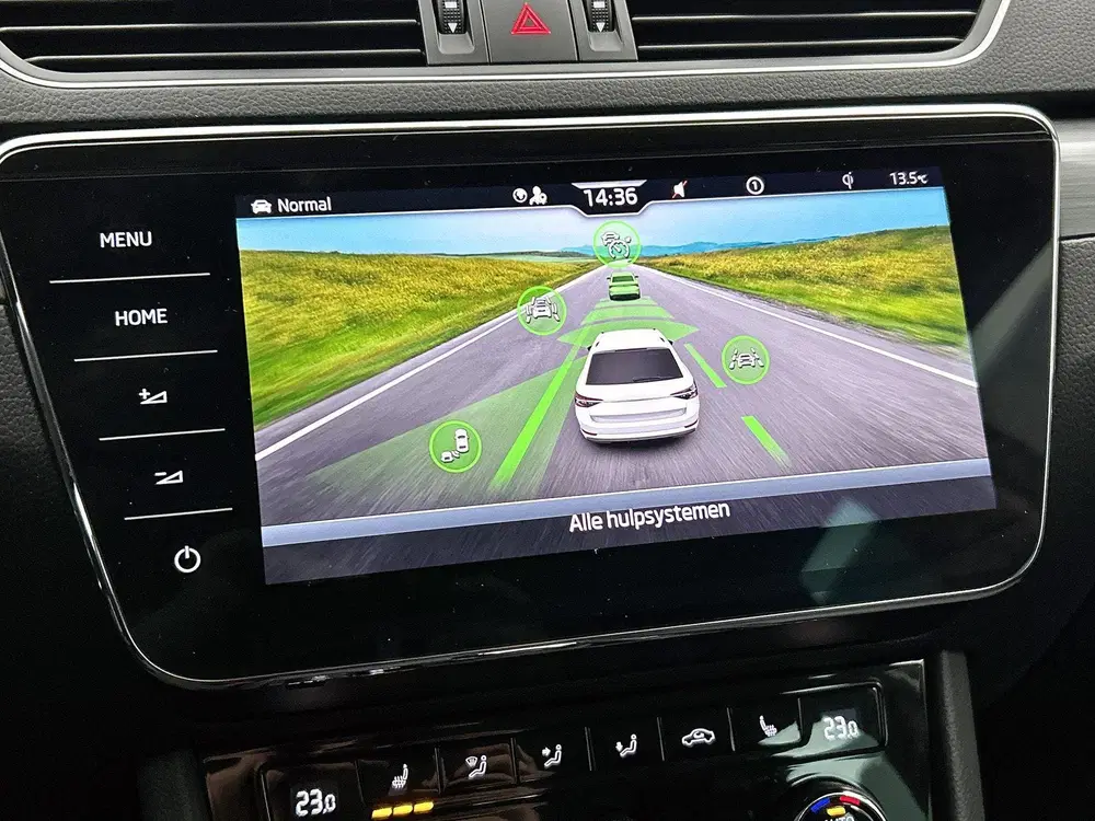 Skoda Superb 1.4 TSI iV Business Edition uit 2022, foto 17