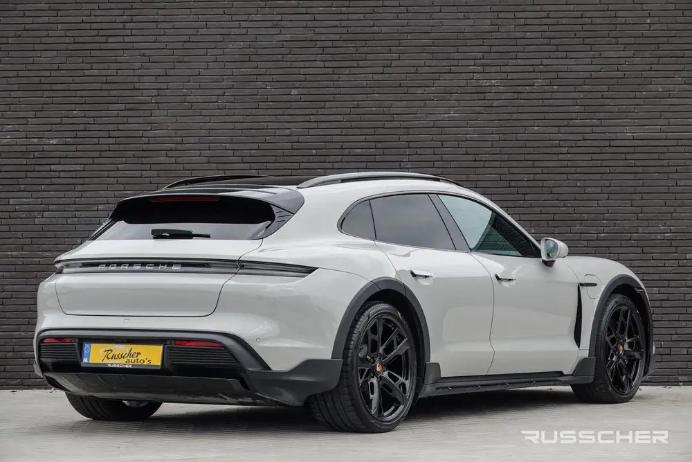 Porsche Taycan 476Pk uit 2023, foto 2