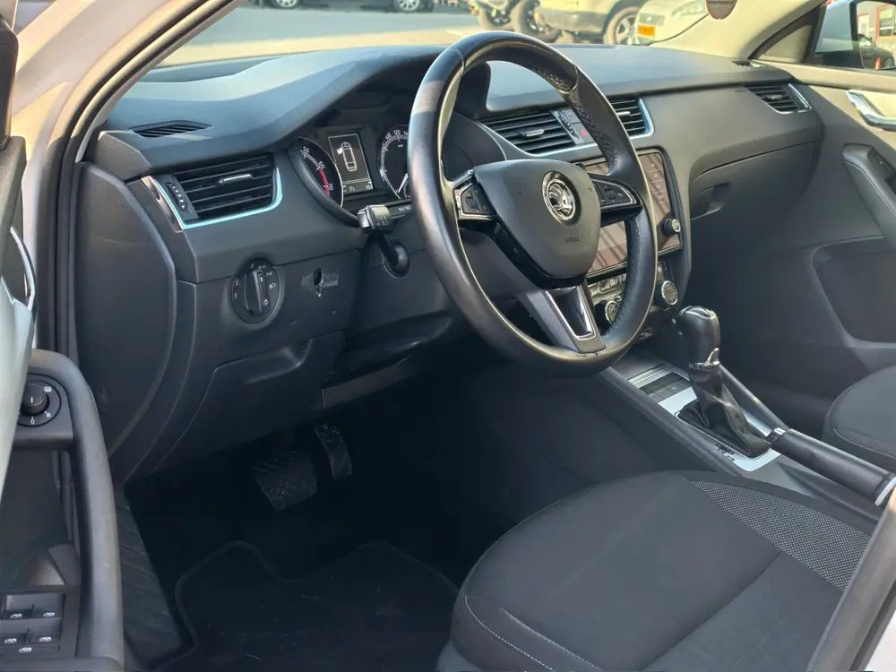 Skoda Octavia 1.0 TSI Greentech Ambition Business uit 2019, foto 2